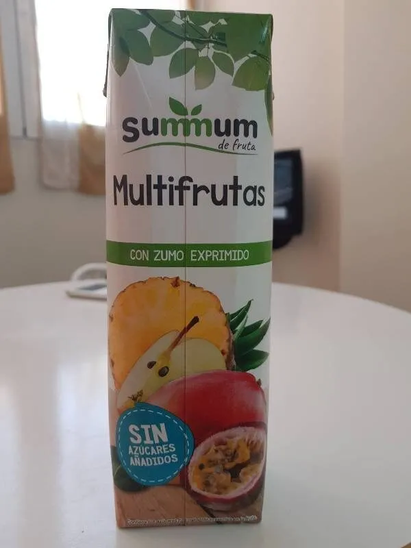 Zumo multifrutas con zumo exprimido.