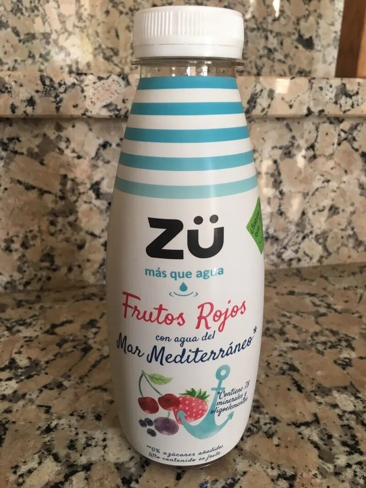 zü frutos rojos agua del mediterraneo