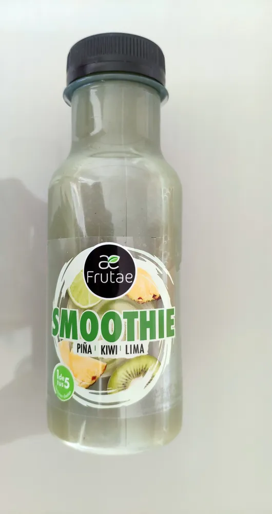 Smoothie piña, kiwi y lima