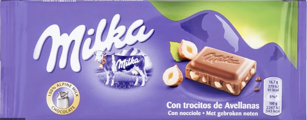 Chocolat au lait du pays alpin aux éclats de noisettes