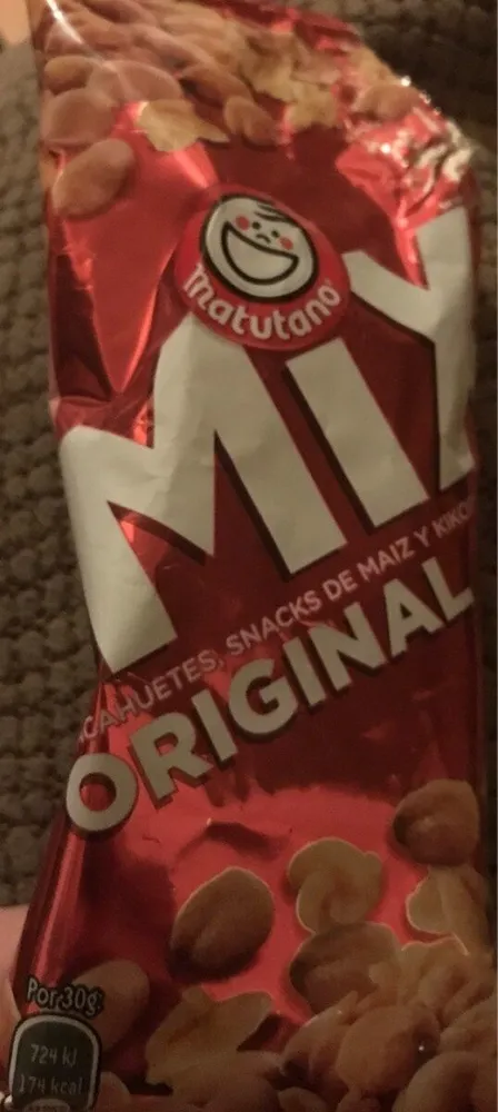 mix original cacahuetes,snacks de maiz y kikos