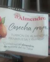 Turrón de almendra con frambuesa y chocolate