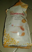 Almendras rellenas de turrón