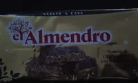 Turrón de chocolate con barquillo