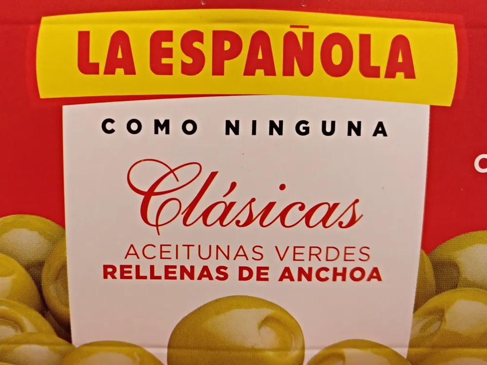 Aceitunas rellenas de anchoa latas