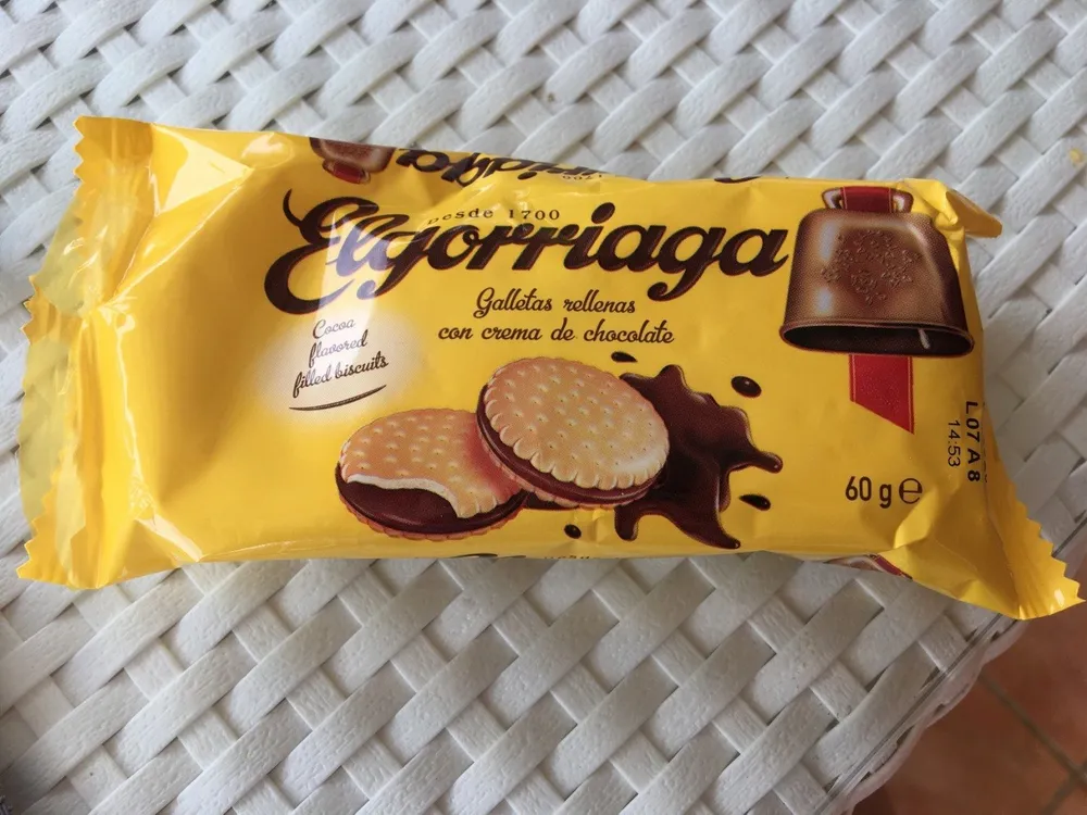 Galletas rellenas con crema de chocolate