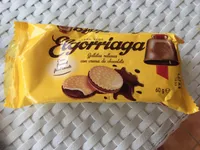 Galletas rellenas con crema de chocolate