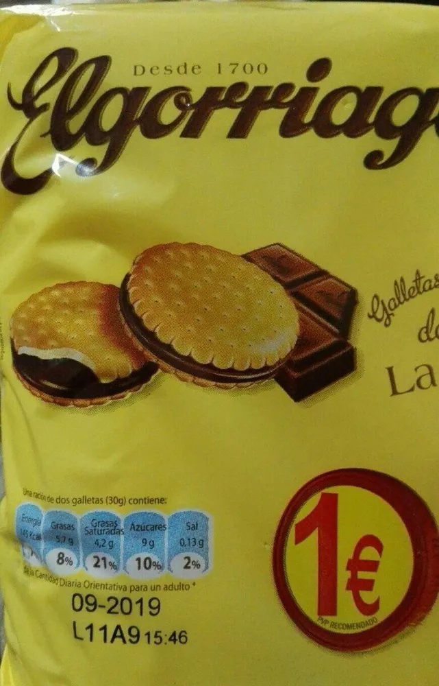 Galletas rellenas con crema de chocolate