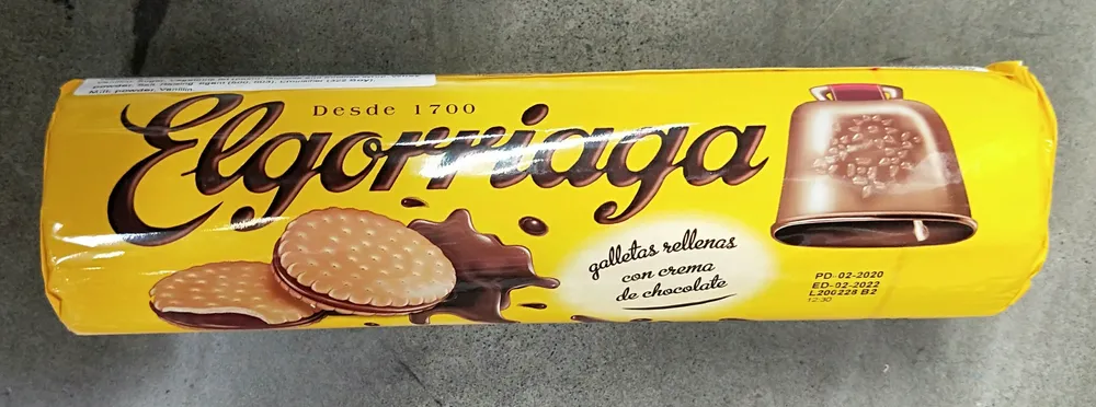Galletas rellenas de crema de chocolate