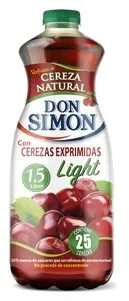 Bebida cereza natural light con cerezas exprimidas