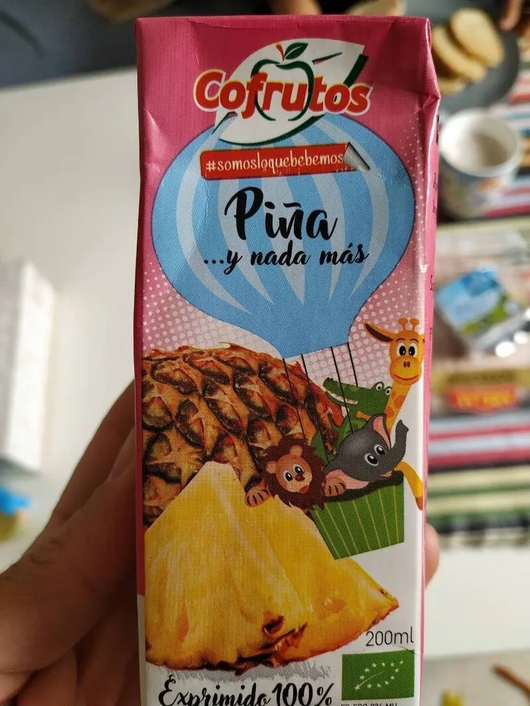 Piña y nada más