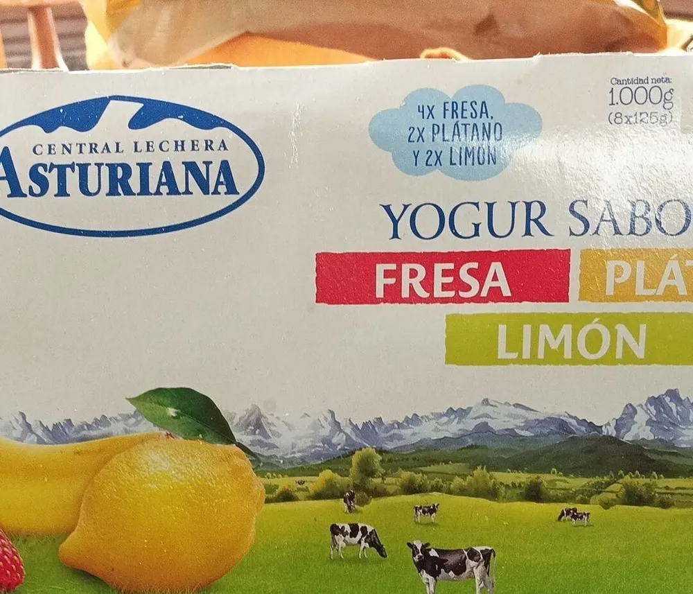 Yogur sabores fresa, plátano , limón