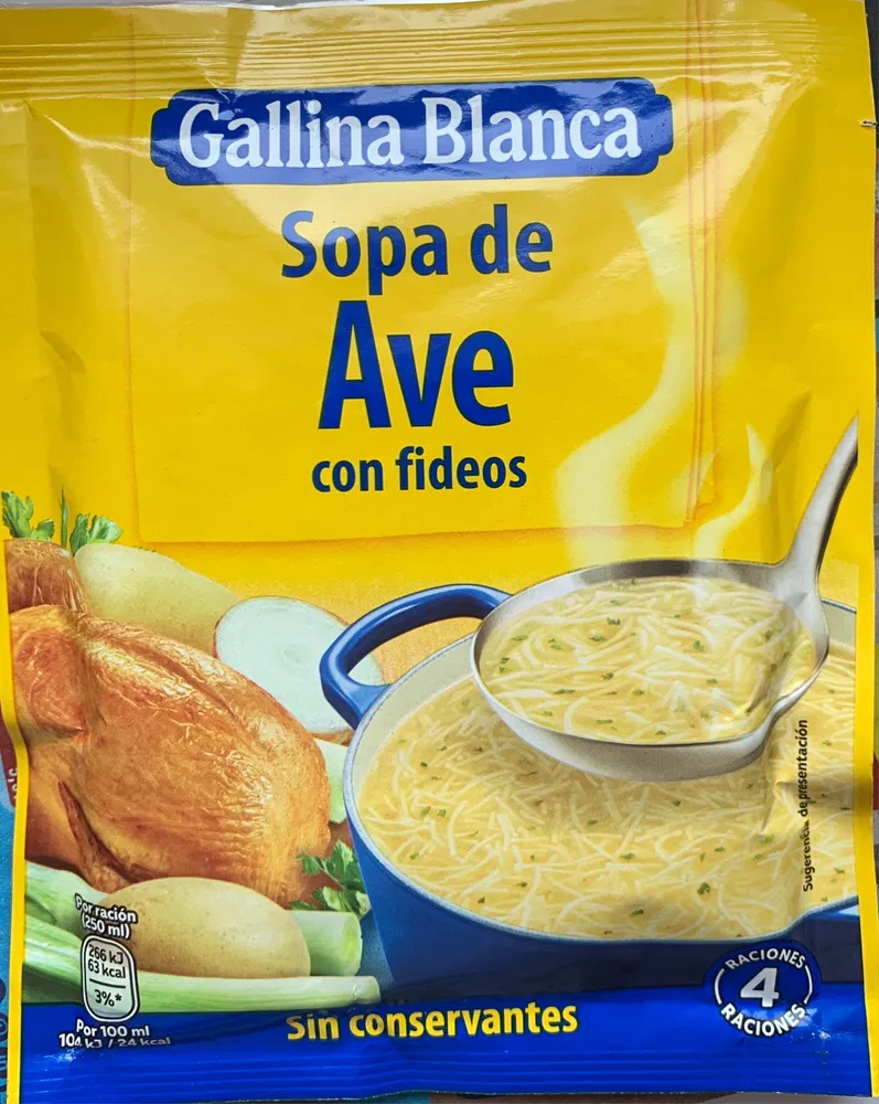 Sopa de Ave con Fideos