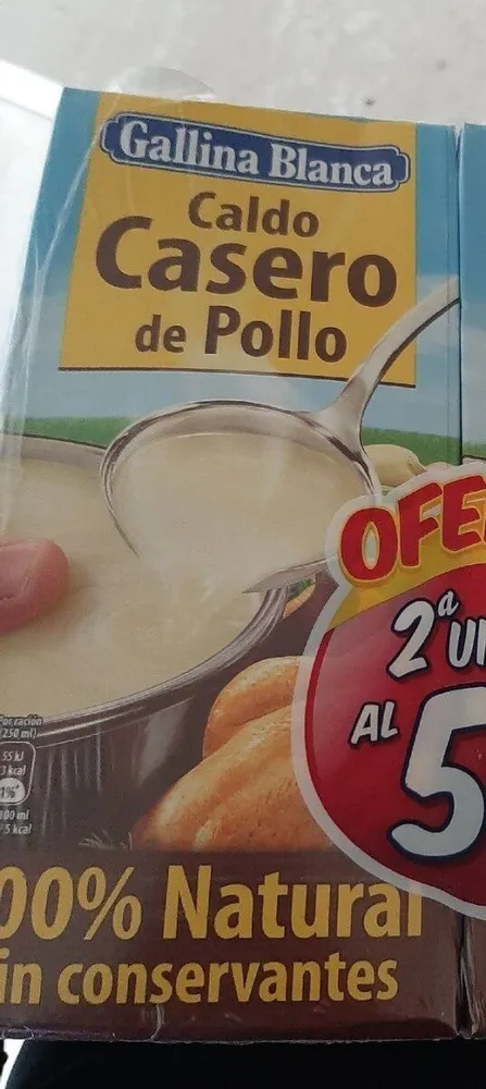 Caldo casero de pollo
