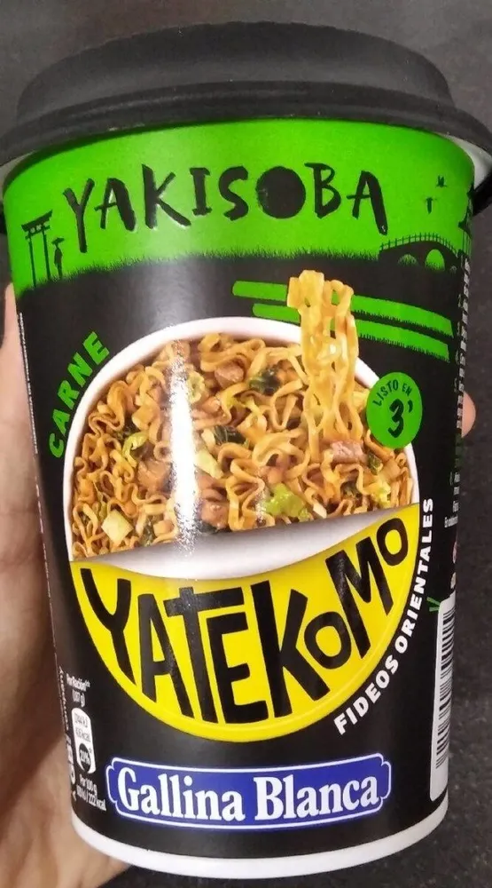 Yatekomo yakisoba carne