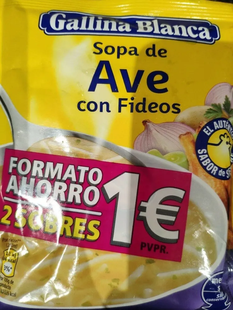 Sopa de ave con fideos