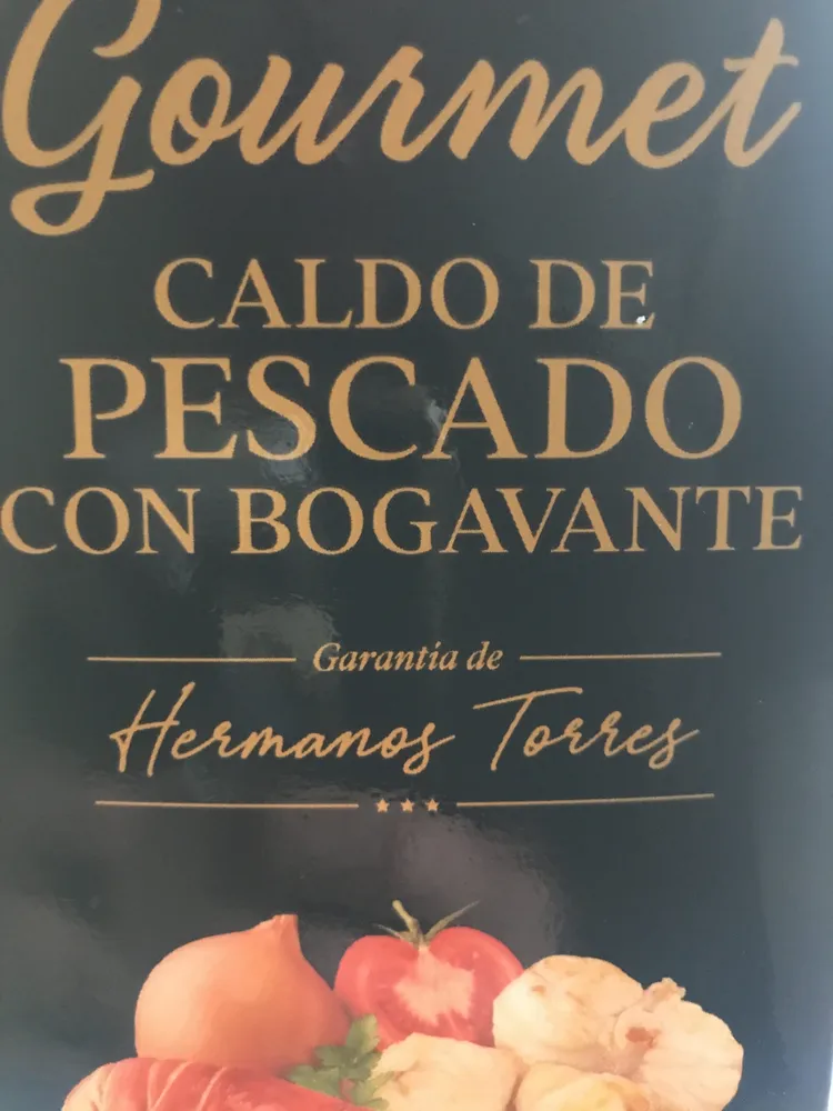 Caldo de pescado con bogavante