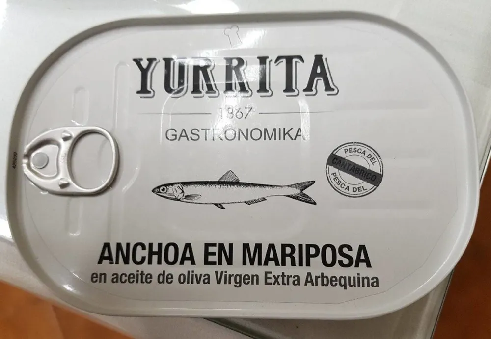 Anchoas del Cantábrico en mariposa en aceite de oliva arbequina virgen extra