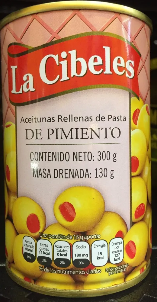 Aceitunas rellenas de pasta de pimiento