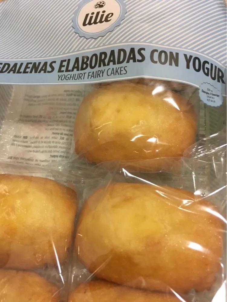 Yoghurt fairy cakes