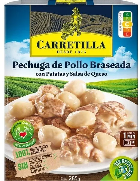Pechuga de pollo braseada con patatas y salsa de queso