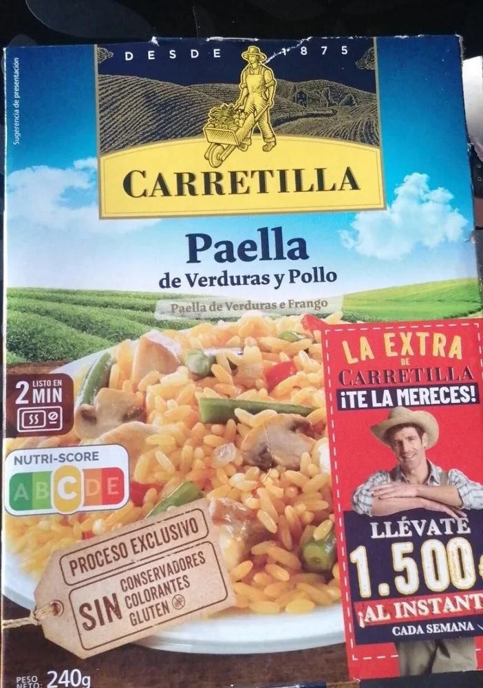 Paella de verduras y pollo