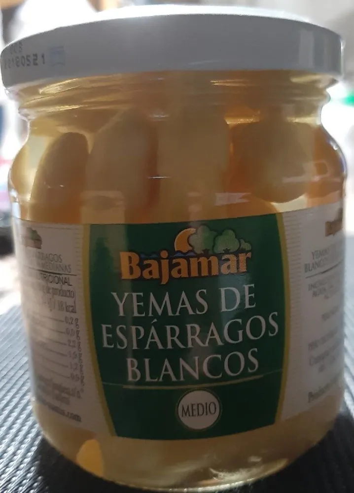 Yemas de espárragos blancos