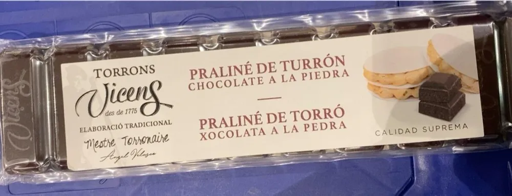 Praliné de turrón con chocolate a la piedra