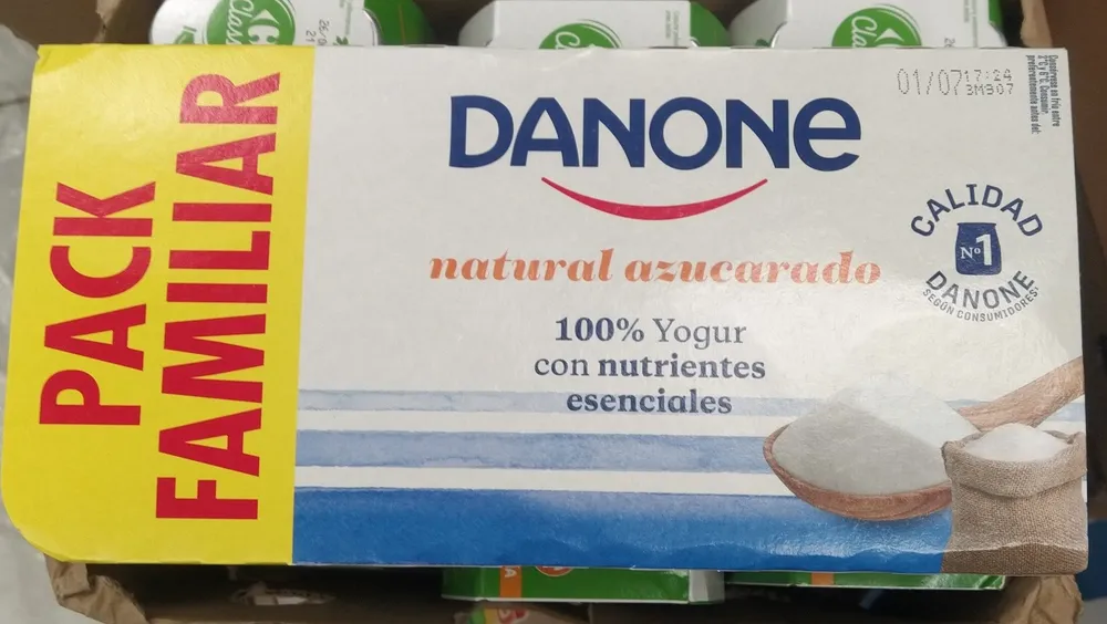 Yogur natural azucarado