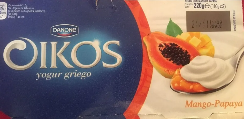 Yogur griego con mango y papaya sin gluten