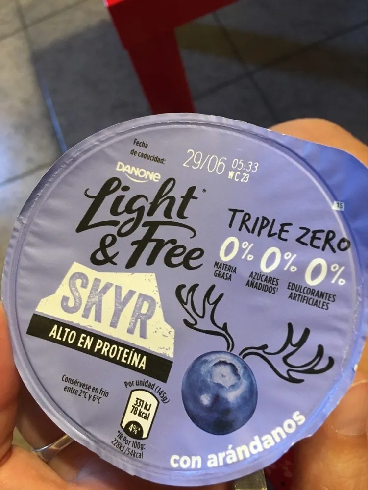 Light &free skyr