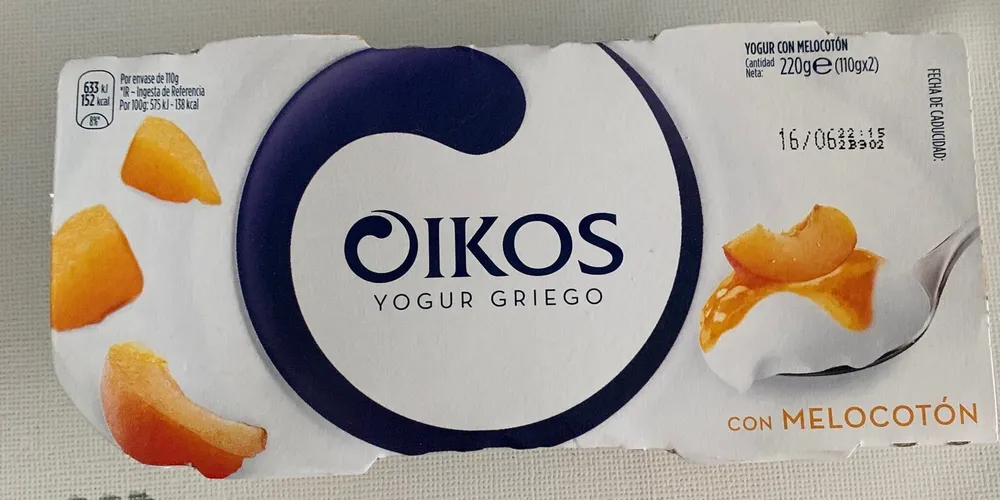 Yogur griego con melocotón