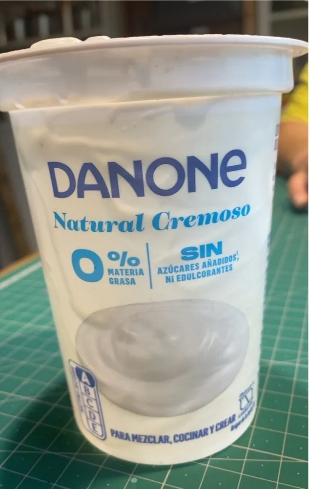 Yogur natural cremoso 0% MG sin azucares añadidos ni colorantes
