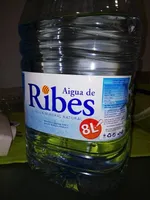 Agua mineral natural