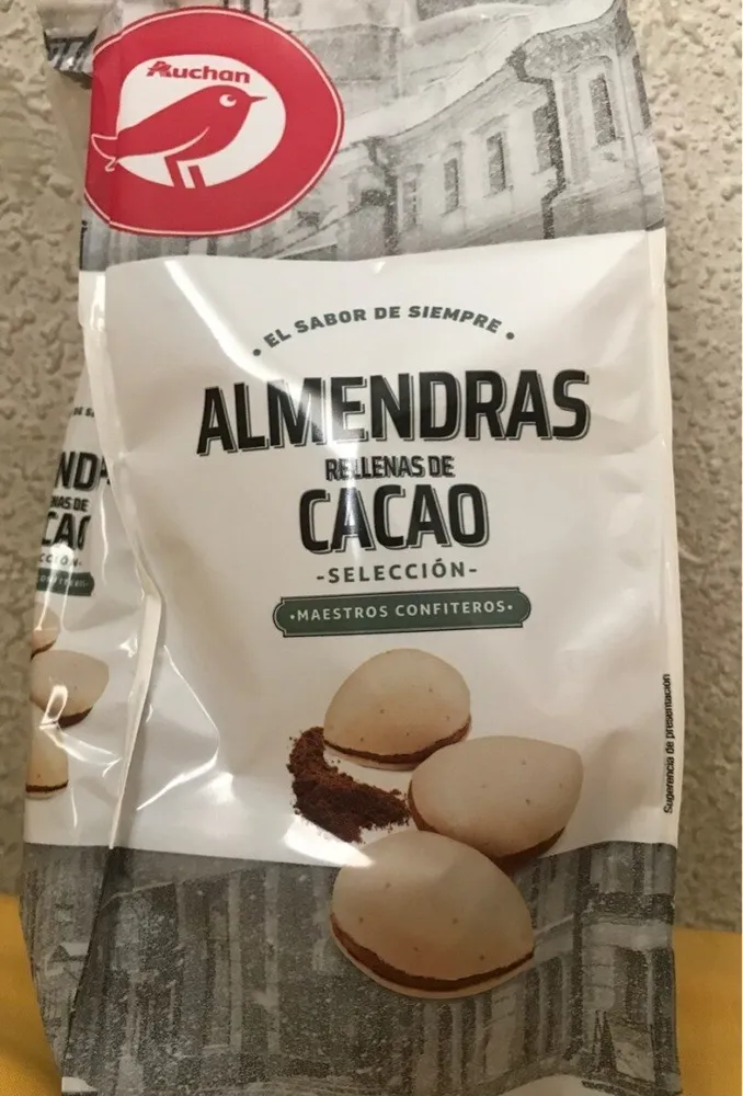 Almendras rellenas de cacao