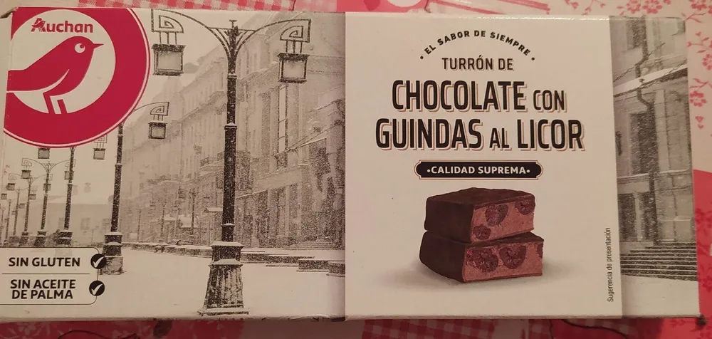 Turrón de chocolate con guindas al licor