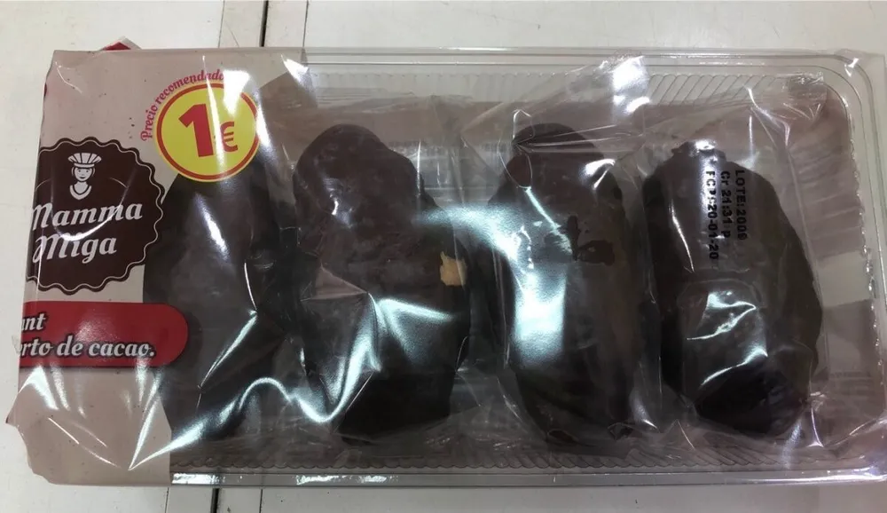 Croissant cubierto de cacao