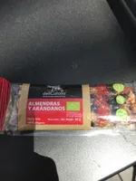 Almendras y arándanos