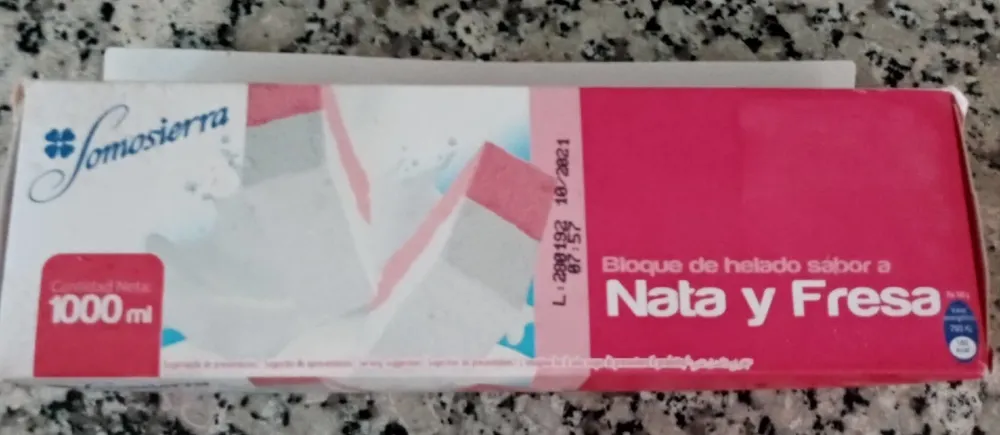 Bloque helado de sabor a Nata y Fresa
