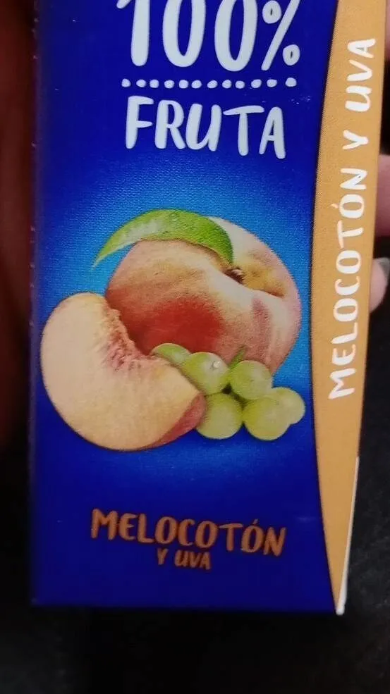 Melocotón y uva