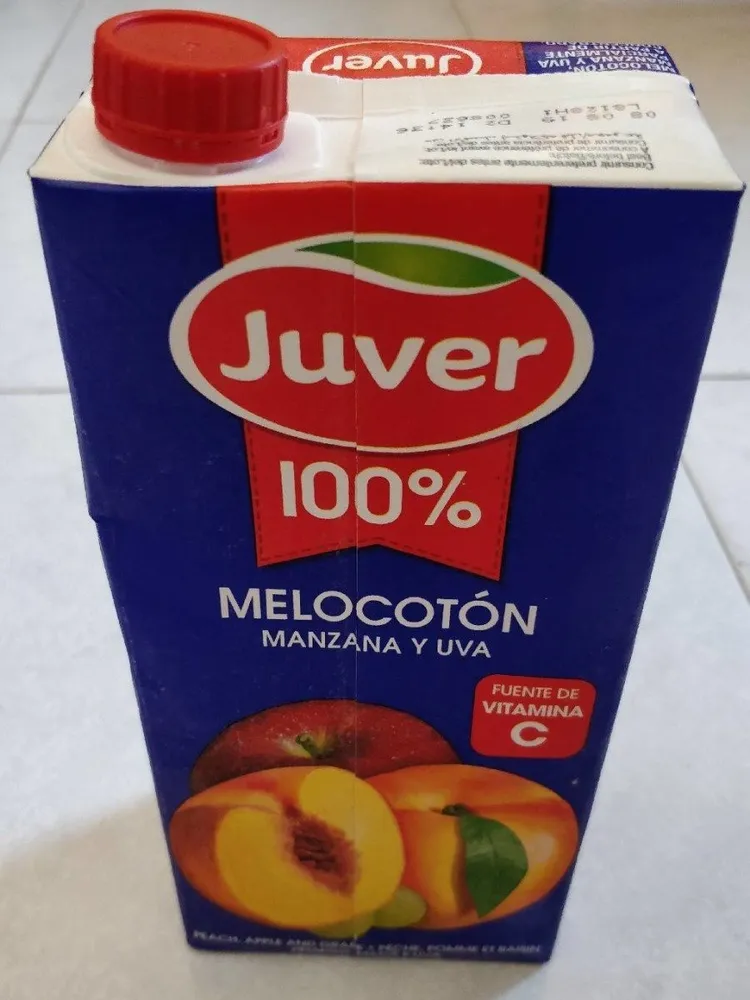 Melocotón manzana y uva
