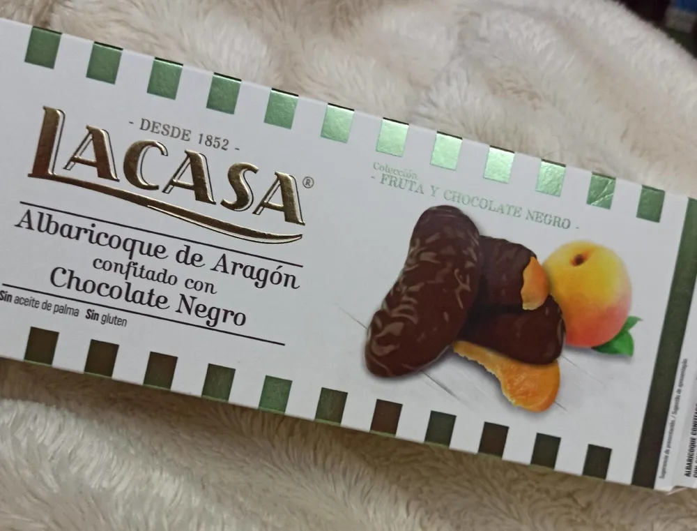Albaricoque de Aragón confitado con chocolate negro