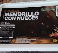 Membrillo con nueces
