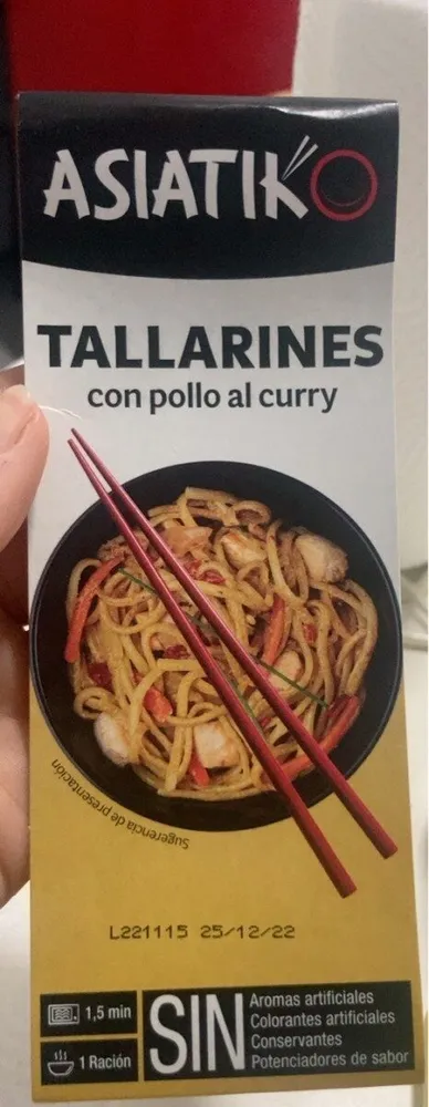 Tallarines con pollo al curry