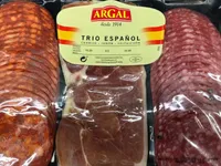 Trio español ( chorizo • jamón•salchichón )