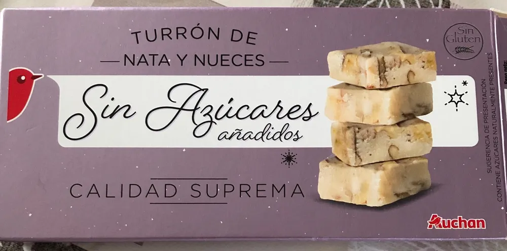 Turrón de nata y nueces