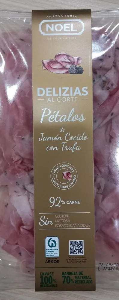 pétalos de jamón cocido con trufa