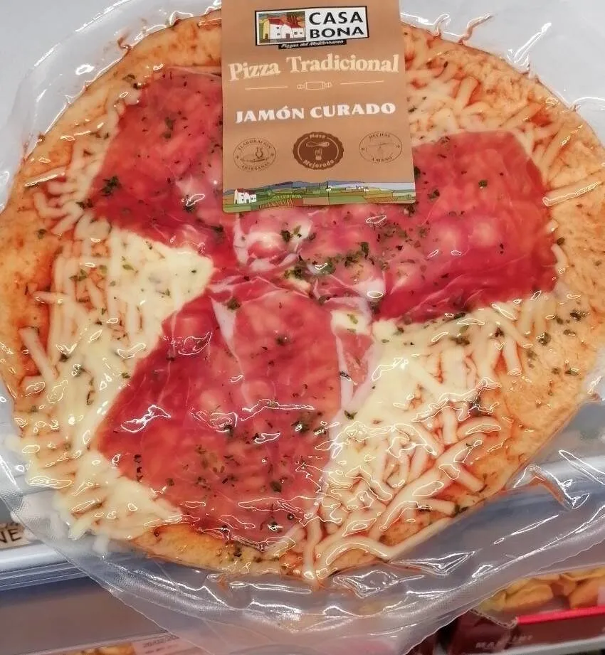 Pizza tradicional jamón curado