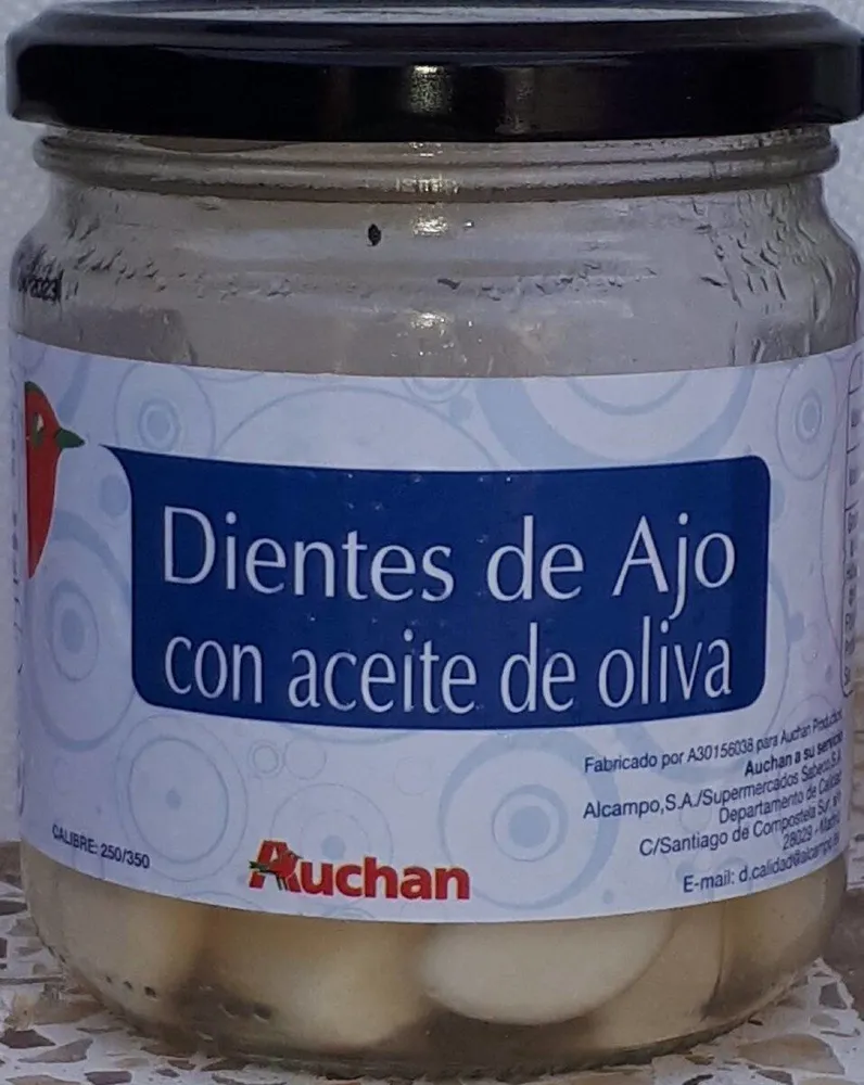 Dientes de ajo con aceite de oliva