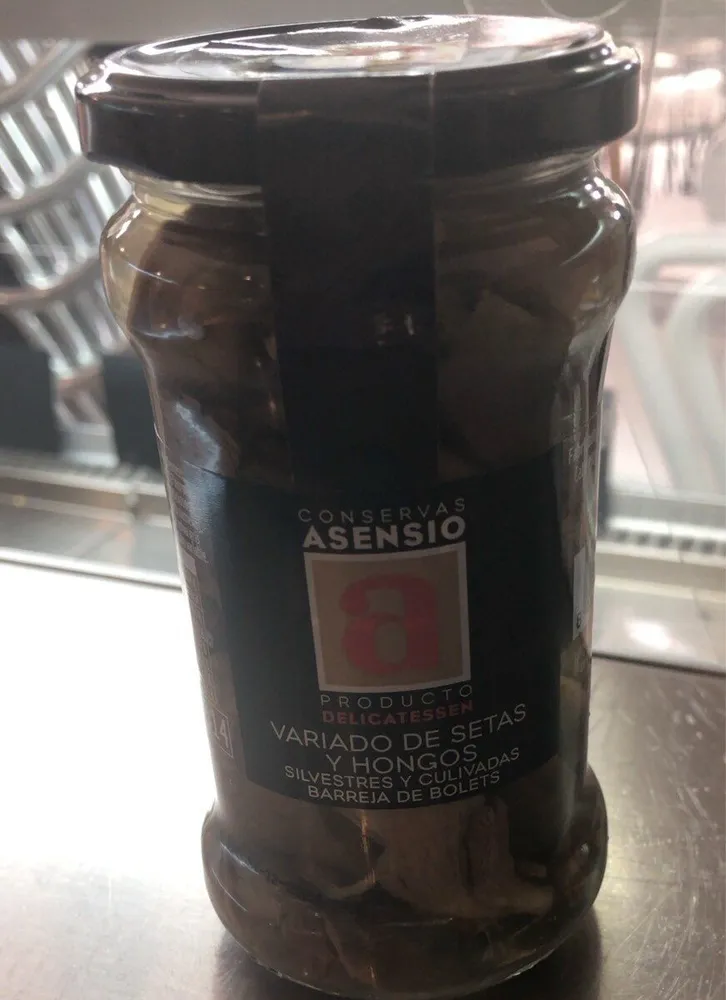 Variado de setas y hongos